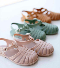 Load image into Gallery viewer, Dusty pink jelly sandals

